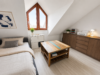 Schickes Reihenhaus mit zwei sonnigen Terrassen und Garten in familienfreundlicher Lage - Zimmer DG