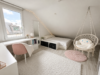 Schickes Reihenhaus mit zwei sonnigen Terrassen und Garten in familienfreundlicher Lage - Zimmer DG