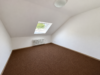 Repräsentatives 1-2-Familienhaus m. Terrasse, zwei Balkonen u. traumhaft gr. Garten in Spitzenlage - Zimmer DG