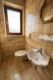 Gepflegte 4,5-Zimmerwohnung mit off. Kamin, Wintergarten und gem. Gartenbereich - Gäste WC