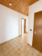 Gepflegte 4,5-Zimmerwohnung mit off. Kamin, Wintergarten und gem. Gartenbereich - Eingangsbereich Flur