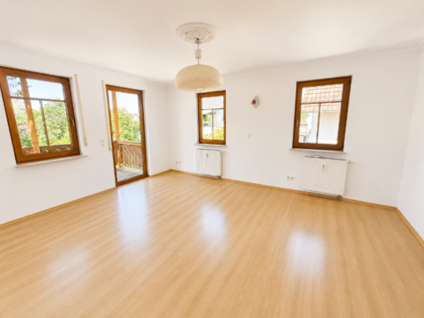 Kernsanierte 3,5 – 4-Zimmerwohnung mit EBK, Balkon und gemeinschaftlichem Garten, 70794 Filderstadt, Wohnung