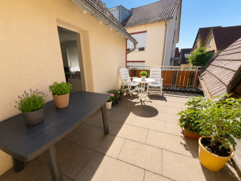 Großzügige, renovierte 3,5-Zimmerwohnung mit 2 Balkonen in bevorzugter Lage, 70794 Filderstadt, Wohnung
