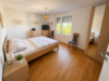 "Betreutes, seniorengerechtes Wohnen" - Attraktive 3-Zimmer-Dachgeschosswohnung m. gr. Dachterrasse - Schlafzimmer