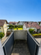Renovierte 2-Zimmer-Dachgeschosswohnung mit Küchenzeile und Balkon AN EINZELPERSON - Balkon