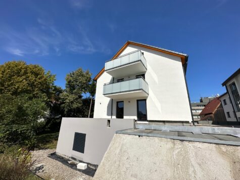 Exklusiv ausgest., neuwertige 2,5-Zimmerwohnung m. EBK und zwei Balkonen in bevorzugter Lage, 70794 Filderstadt, Wohnung