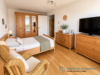 "Betreutes, seniorengerechtes Wohnen" - Attraktive 3-Zimmer-Dachgeschosswohnung m. gr. Dachterrasse - Schlafzimmer Ansicht 2