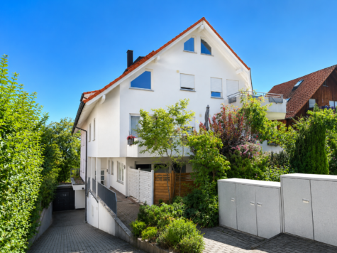 Schicke 2-Zimmerwohnung mit Einbauküche und großem Südbalkon in schöner Halbhöhenlage, 70794 Filderstadt, Wohnung