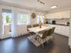 Top renovierte 3 1/2 Zimmerwohnung mit sonnigem Balkon in schöner Ortsrandlage - Essbereich Küche