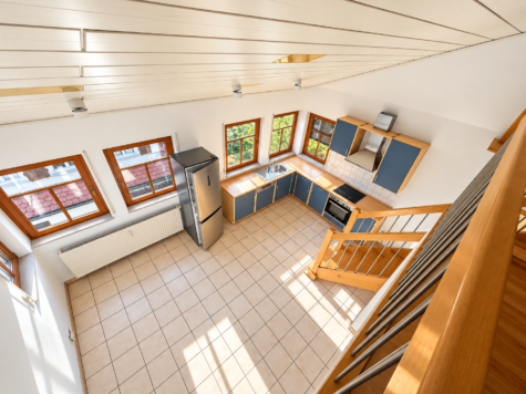 Kernsanierte 3,5 – 4-Zimmer-Galeriewohnung mit EBK, Balkon und gemeinschaftlichem Garten, 70794 Filderstadt, Wohnung