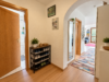 Gepflegte 2-Zimmer-Dachgeschosswohnung mit EBK und Balkon in herrlicher, ruhiger Aussichtslage - Eingangsbereich
