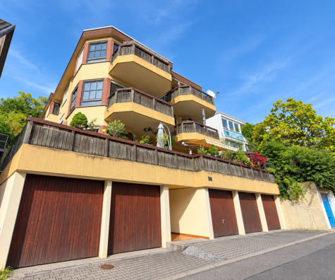Gepflegte 2-Zimmer-Dachgeschosswohnung mit EBK und Balkon in herrlicher, ruhiger Aussichtslage, 70771 Leinfelden-Echterdingen, Wohnung
