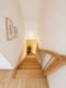 Schicke, renovierte 6-Zimmer-Maisonettewohnung m. Balkon u. Gemeinschaftsgarten in Aussichtslage - Treppe zum 1. DG