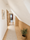 Schicke, renovierte 6-Zimmer-Maisonettewohnung m. Balkon u. Gemeinschaftsgarten in Aussichtslage - Flur 2. DG