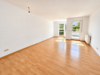 Schicke, helle 3 1/2 Zimmerwohnung mit großem Balkon in ruhiger Halbhöhenlage - Wohn-Essbereich