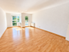 Schicke, helle 3 1/2 Zimmerwohnung mit großem Balkon in ruhiger Halbhöhenlage - Wohn-Essbereich