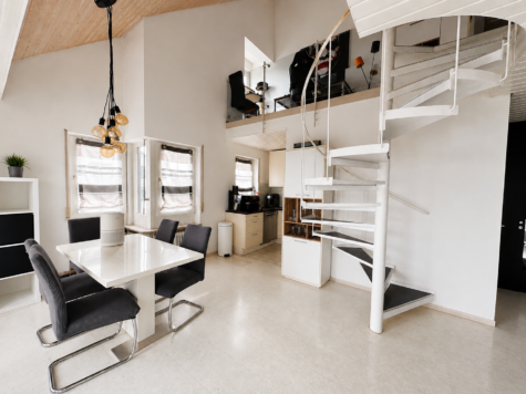 Architektonisch reizvolle 3,5-Zimmer-Galeriewohnung mit Dachterrasse in erstklassiger Lage, 70794 Filderstadt, Wohnung