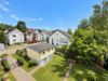 In schöner Ortsrandlage - Gepflegte 2-Zimmerwohnung mit EBK, Südbalkon, Loggia und Hobbyraum - Aussicht vom Balkon