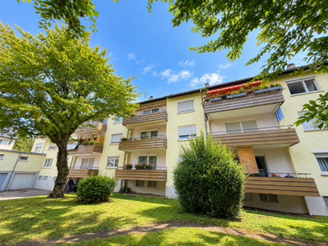 In schöner Ortsrandlage – Gepflegte 2-Zimmerwohnung mit EBK, Südbalkon, Loggia und Hobbyraum, 73776 Altbach, Wohnung
