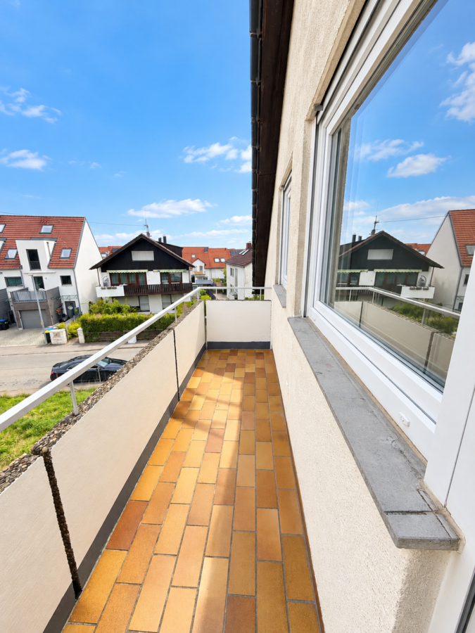 Charmante, renovierte 2-Zimmer-Dachgeschosswohnung m. Balkon in ruhiger Lage AN EINZELPERSON - Foto 2